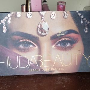 Huda Beauty Desert Dusk